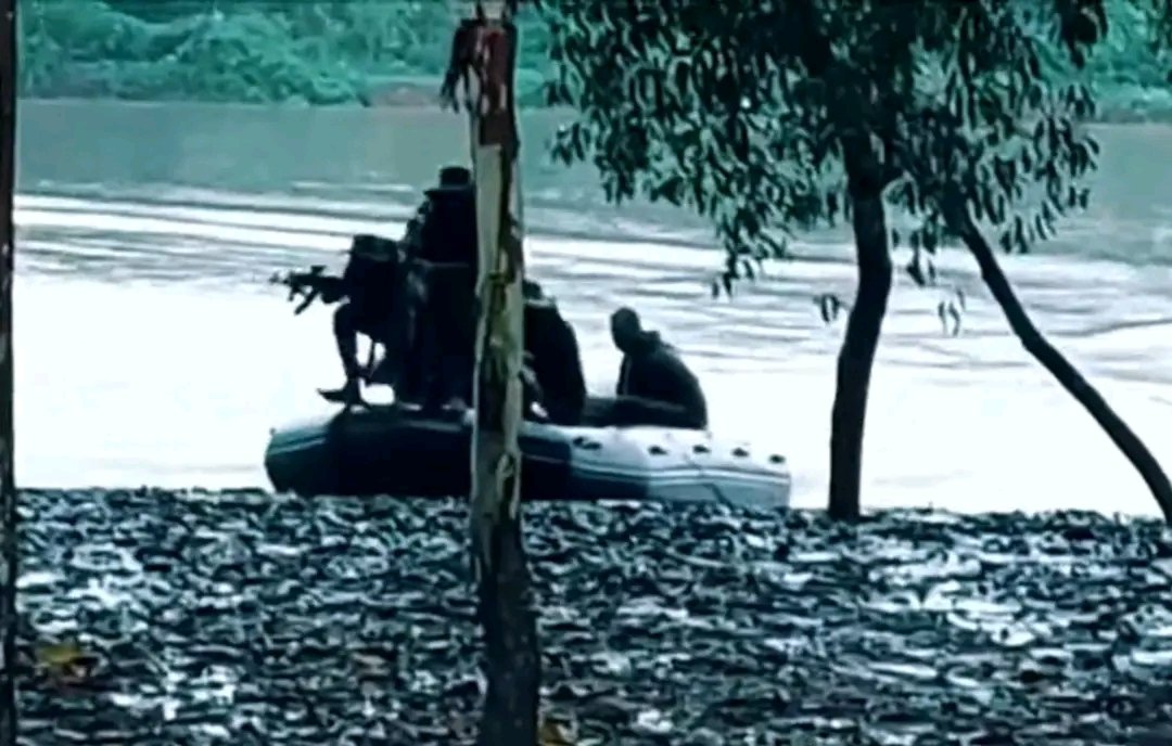 DefenseDtb's tweet image. Joint exercise between the Bangladesh Army special force PARA-Commando & US Army special forces in Sylhet.