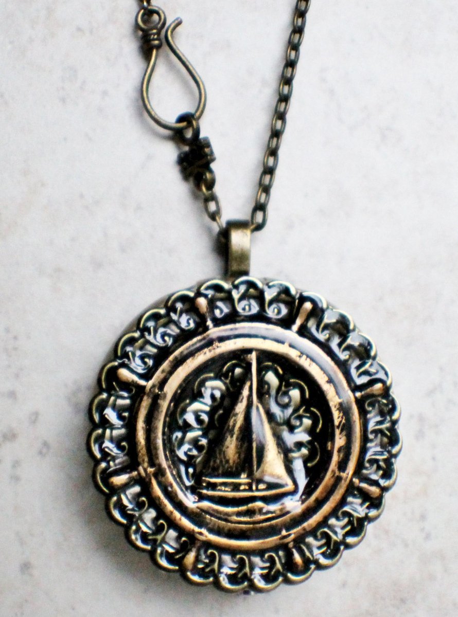 Set sail on a sea of memories with our enchanting Nautical Music Box Locket. Unlock your favorite tunes for just $100. Make every moment magical! #NauticalJewelry #MusicBoxMagic

 Shop Now charsfavoritethings.com/products/music…