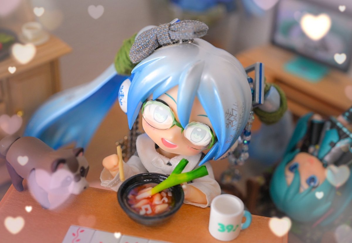 #深夜のねんどろ撮影６０分一本勝負
7/11 【らーめん】ふらいんぐ既出

朝日に煙るラーメン食べたいよ
2人で一緒に