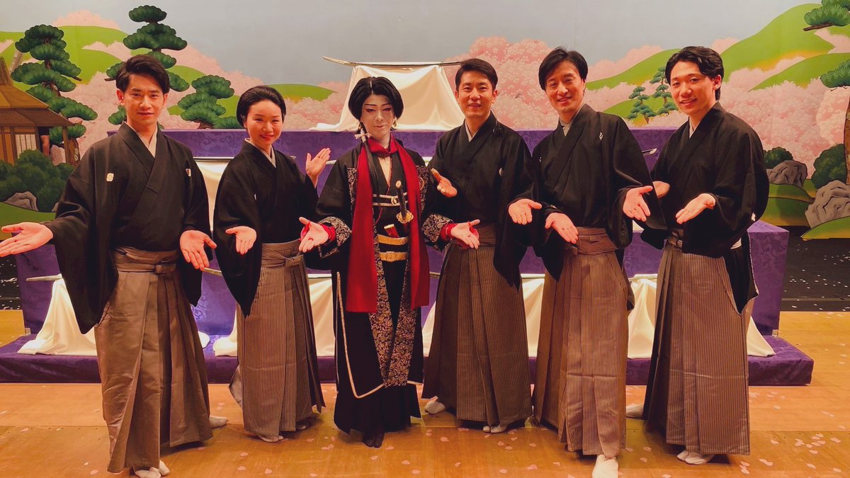 ⚔️🗡️本日も #刀剣乱舞歌舞伎　にご来場いただき誠にありがとうございました🗡️⚔️

終演後は #加州清光 演じる #尾上左近  丈と撮っていただきました❤︎

#サコンヌ
#小顔過ぎて辛い
#近くでお会いするとドキドキする