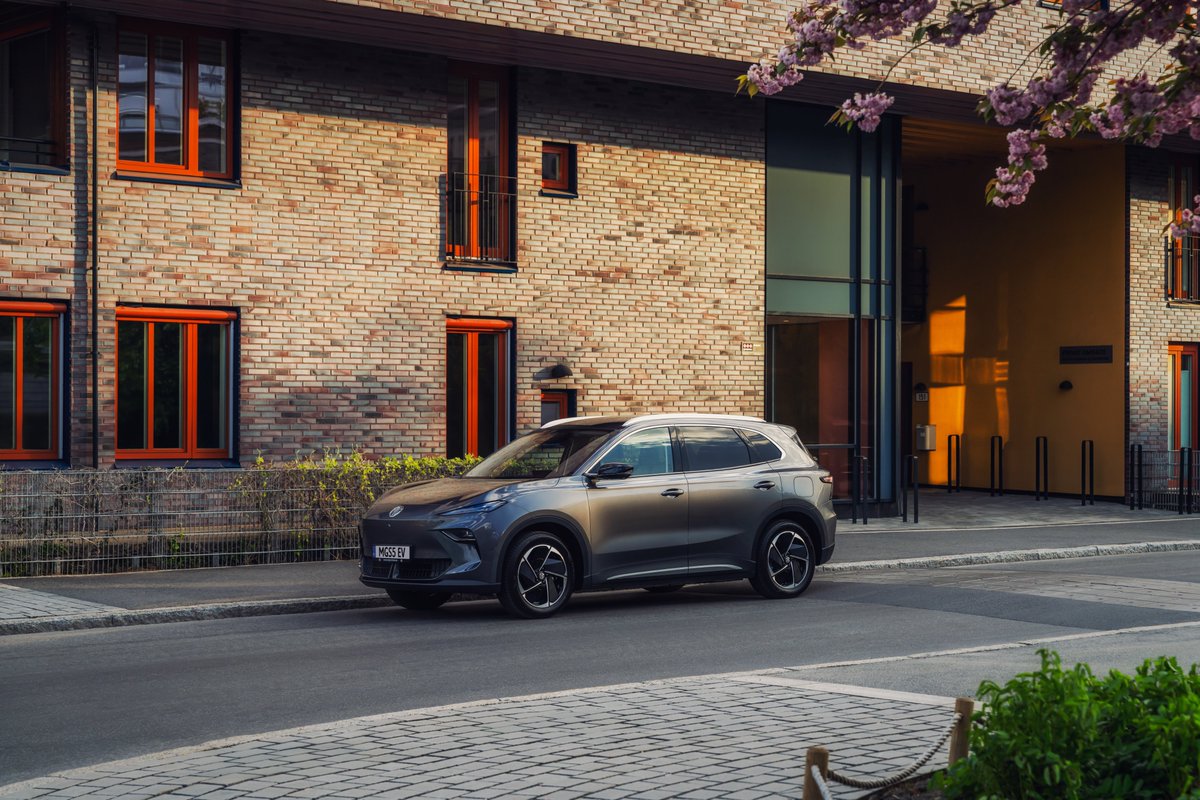 From the sleek silhouette to its beautiful design, the MGS5 EV adds contemporary style to every corner it touches.

#MGMotor #MGCars #MGS5EV