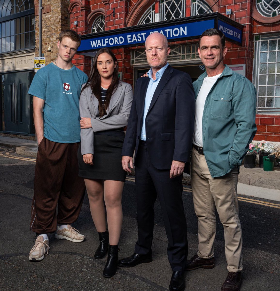 🚨NEW🚨#EastEnders confirms Max’s return in new pictures as the Brannings are reunited after years 

📲 shorturl.at/YZwF6