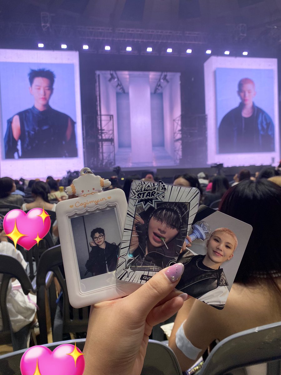 snapshooji's tweet photo. warning in seoul day 1 ☔️🚨 https://t.co/t4gbGk2Uwo