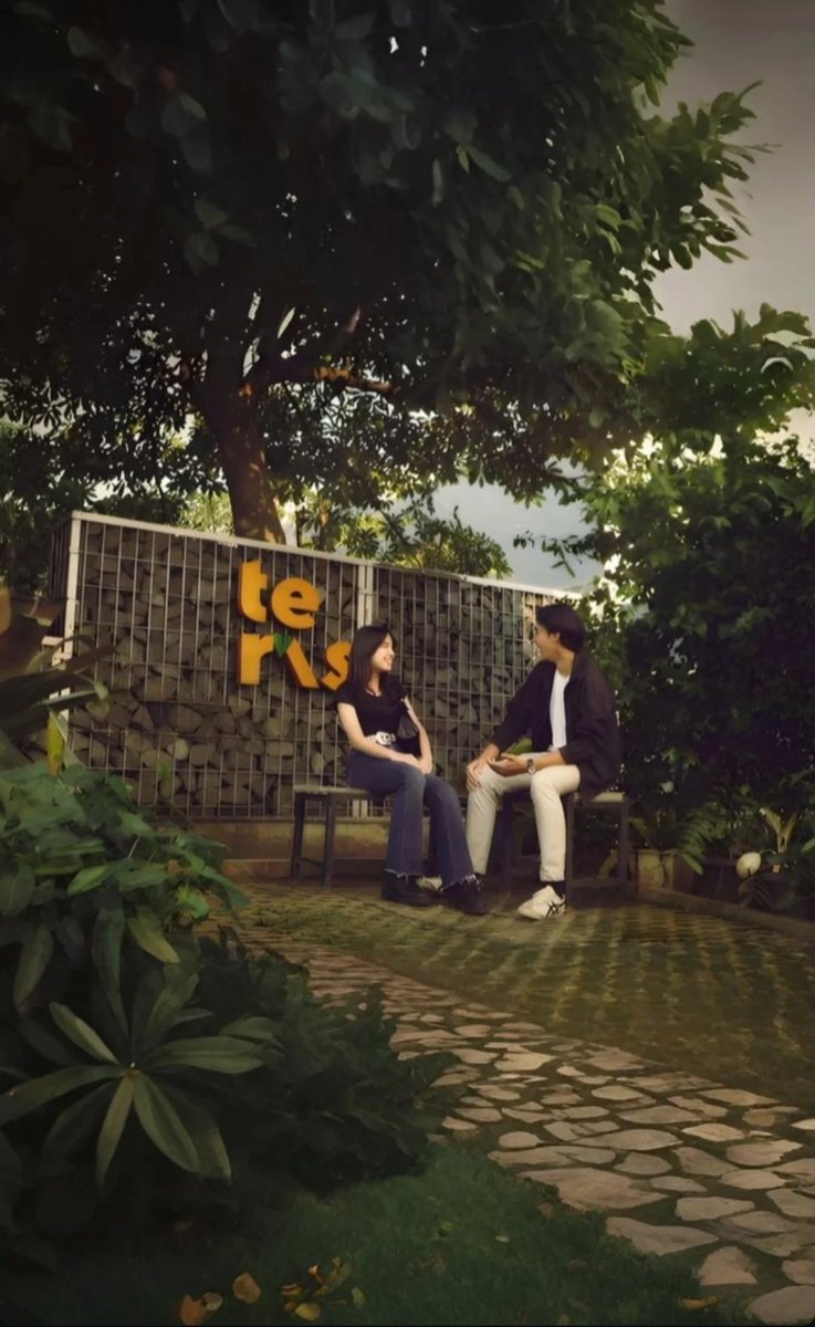 Suasana sore yang begitu indah.....
#Fattah
#Nicolerosi
#fattzar