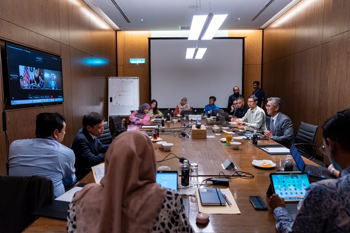 Rundingan tarif diteruskan bersama US Trade Representative, Jamieson Greer. 🤝🇺🇸🇲🇾 

Kita tegaskan semula bahawa Malaysia tetap komited sepenuhnya untuk mencapai persetujuan yang saling menguntungkan kedua-dua negara (win-win deal) but we will not close a deal just for the sake