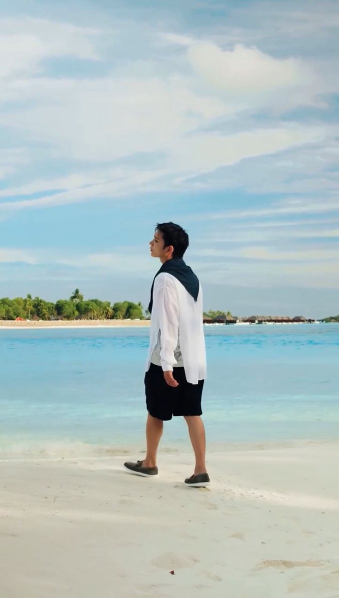 can’t wait for this new joshua magazine! ☀️🌊🏝️ #조슈아