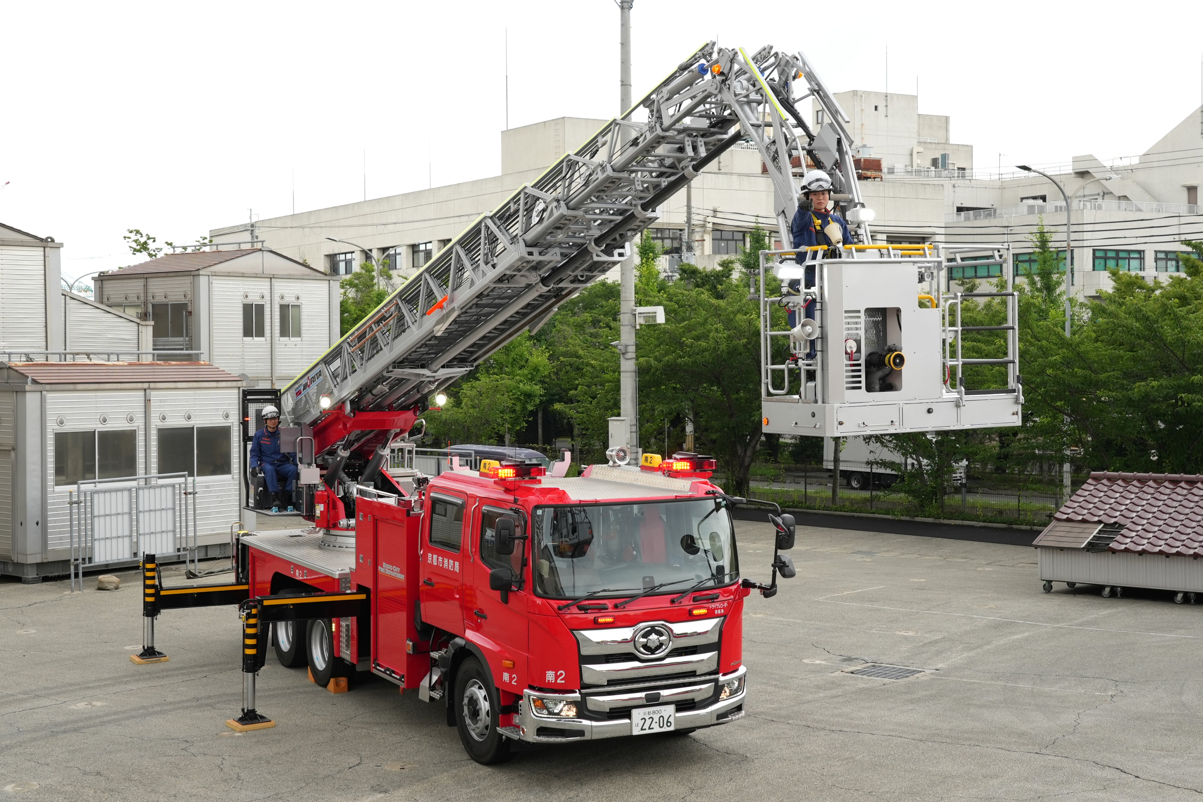消防Ｊレスキュー② ＷＨ 救助工作車Ⅱ型 東京消防庁武蔵野消防署 | 消防・レスキューの