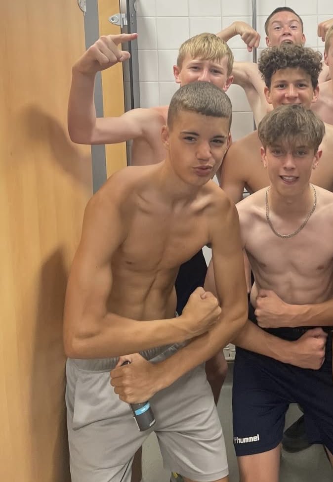 Horny_Bi_Boy (@bihorny74219) on Twitter photo 