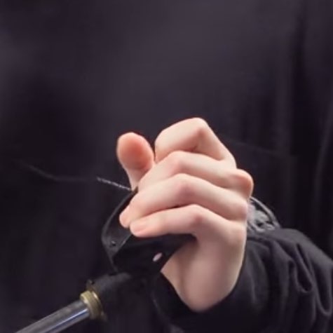 손가락 저렇게 하는거 너무 좋느 !!