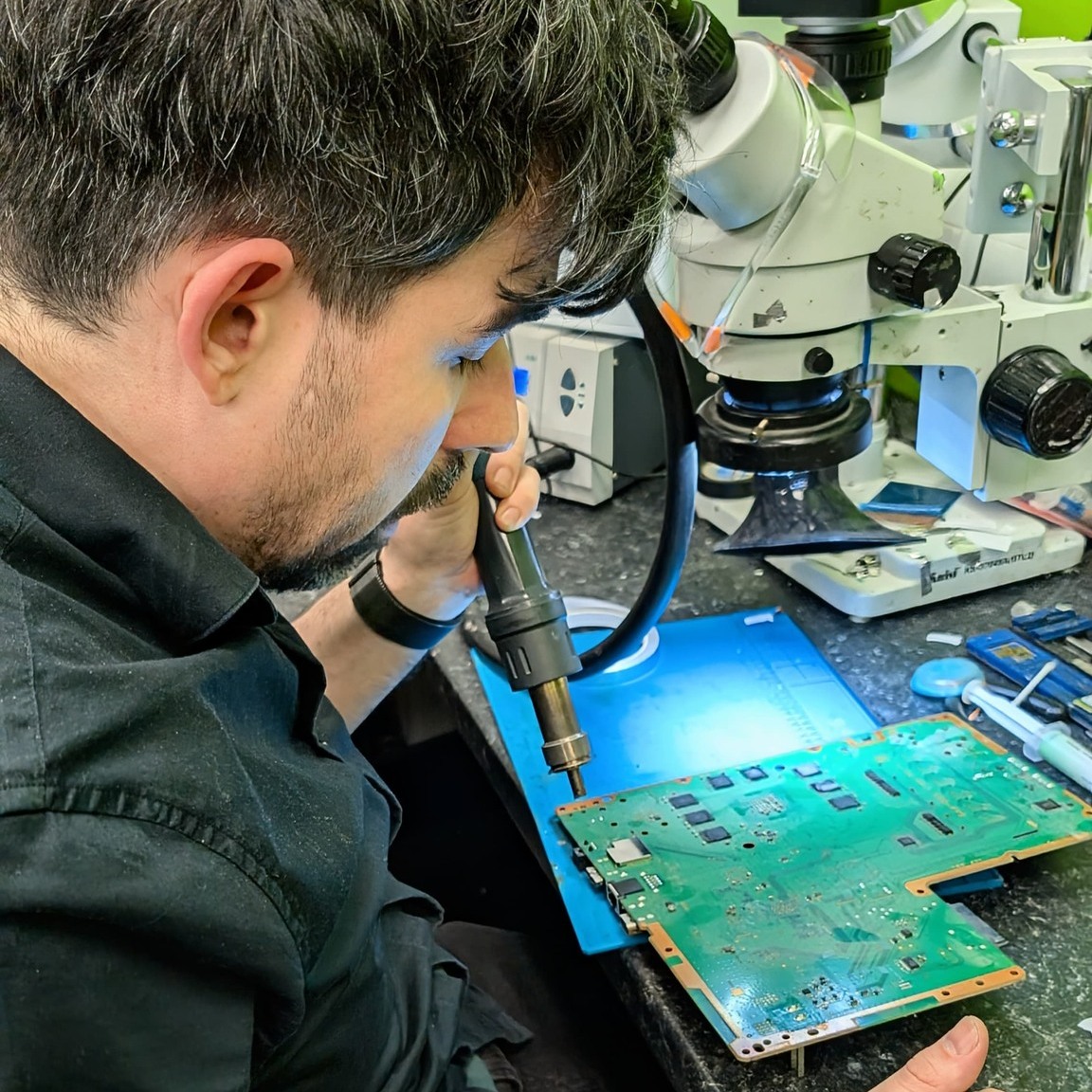 PS5 showing “No Signal”?

This one came in with a damaged HDMI port our console specialist got it sorted.

Real repair. Real results.

We fix:
• No signal or black screen
• Loose or broken HDMI ports
• Glitchy display

Call into Belfast or Lisburn
Message now for a fast quote