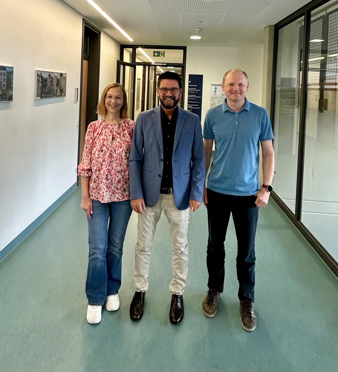 It was a great pleasure to host <a href="/Melchiorre_P/">Paolo Melchiorre</a> for his brilliant #GDCh lecture on how fundamental #photochemistry fuels innovation in #asymmetricsynthesis! Thanks, Paolo, for the exciting science and engaging discussions! <a href="/MelchiorreGroup/">Melchiorre Group</a> <a href="/GDCh_aktuell/">GDCh</a> <a href="/harder_research/">Harder-Research</a> <a href="/EAKataev/">Evgeny Kataev</a>