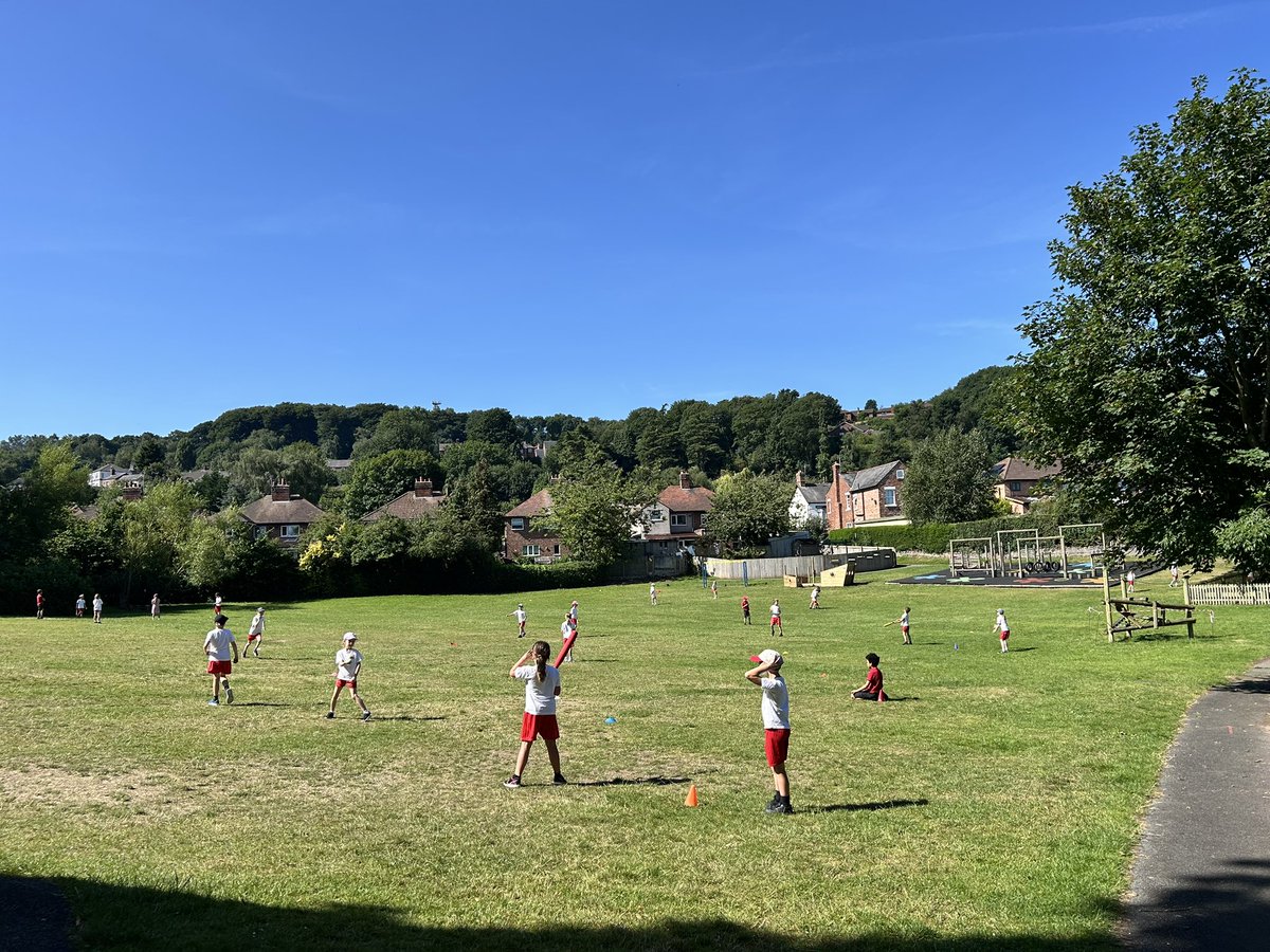 A morning of rounders for year 3 in PE 🙌