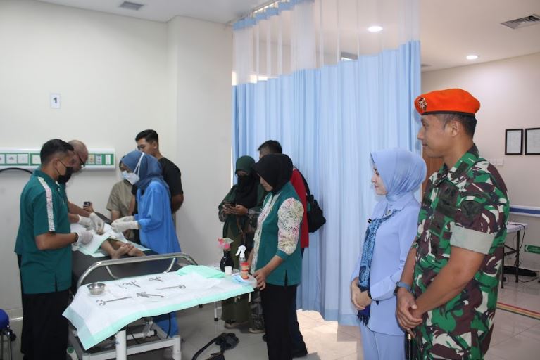 Danyonko 464 Kopasgat Hadiri Khitan Gratis Peringatan Ke – 78 Hari Bakti TNI AU kopasgat.tni-au.mil.id/2025/07/11/dan…