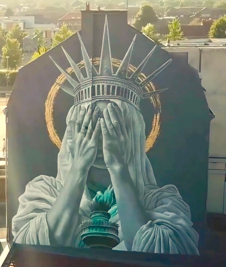 Parce que c'est vendredi (et que la chose résume assez bien l'actualité #polusa de la dernière semaine)... un peu d'Art urbain !

Oeuvre de l'artiste néerlandaise Judith Van Leeuw à #Roubaix (Grand Lille), France. 

#VendrediArtUrbain