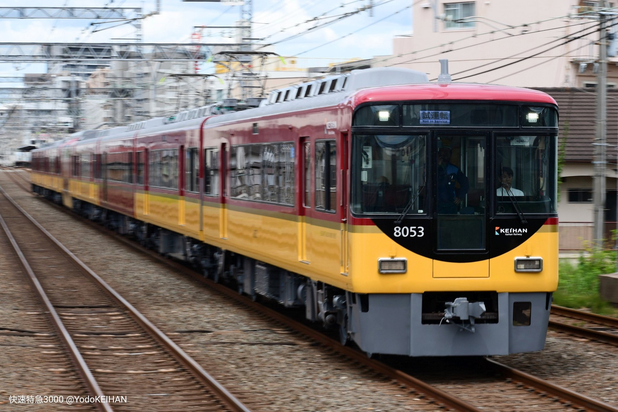 大阪から発送 大阪駅 地下ホーム（21～24番のりば）の発車標を撮る 【2023年4