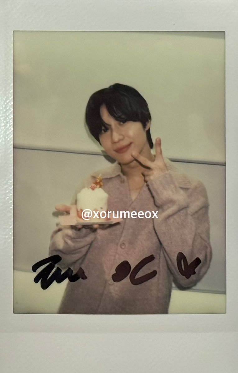 xorumeeox's tweet image. 포토이즘 태민 싸인 폴라 🩷
저희 집에 천사가 왓다내요..
#태민 #TAEMIN #テミン