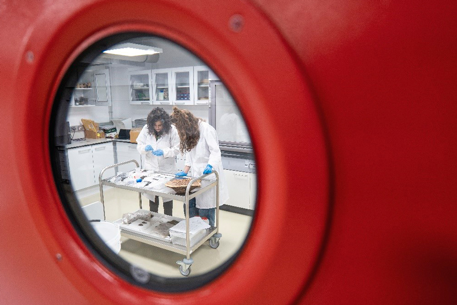 CSICGalicia's tweet image. El @IncipitCSIC avanza PLANTCRAFT con la creación del Laboratorio de Arqueobotánica en Santiago. Además, este fin de semana presenta en “IV Encontro Internacional de Cestería no Camiño” (O Cebreiro) los primeros resultados de esta investigación 👇
delegacion.galicia.csic.es/el-csic-avanza…