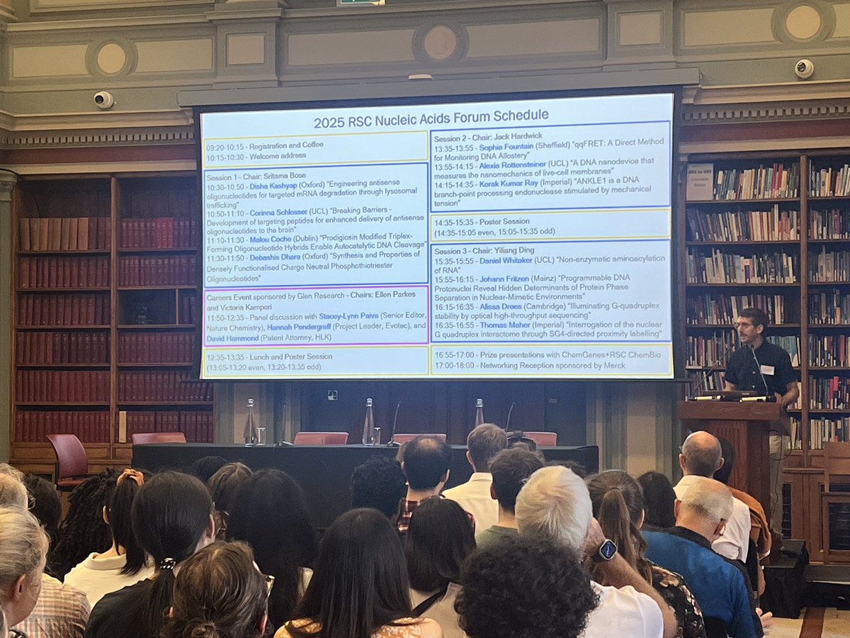 shozeb_haider's tweet image. Stellar line up for the @RoySocChem Nucleic Acids Forum 2025 at The Burlington House. @DrMikeBooth opening the proceedings