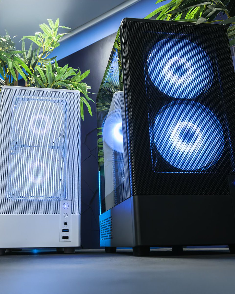 awdit's tweet image. We’ve levelled up shipping for this one 📦
The AWD-IT Force ( Black ) and ICE ( White ) is fully built, loaded with an AMD Ryzen 5 and RTX 5060, ready to crush 1080p and 1440p gaming with DLSS 4.
16GB RAM and a 1TB SSD mean your games and apps load instantly. Windows 11 comes…