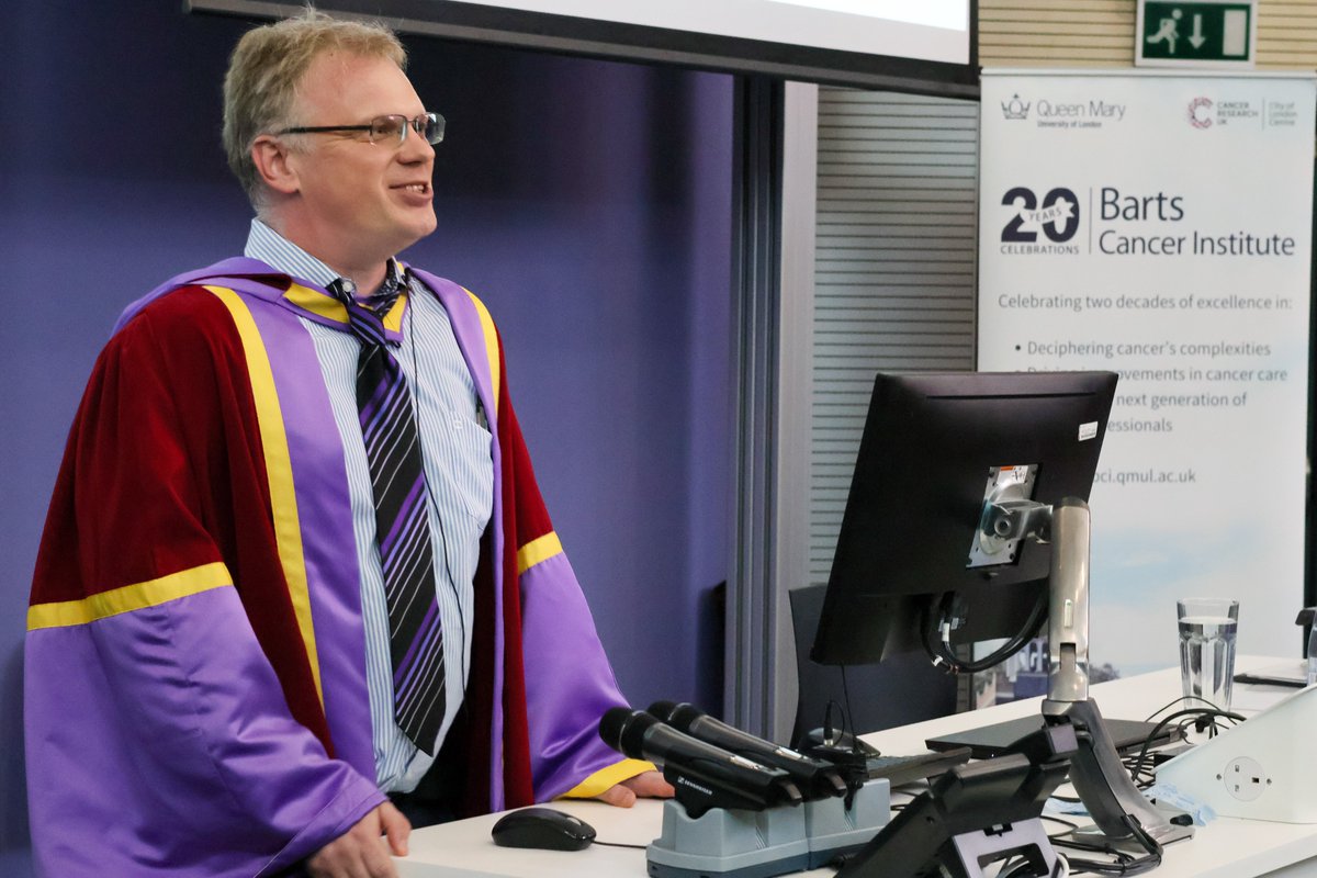 QMBCI's tweet image. 🎉We recently celebrated the inaugural lecture of Prof Andrejs Braun, joined by family, friends & colleagues.
In his talk, "The Philosopher’s Classroom: Alchemical Fusion of Research & Education," he explored the inseparable nature of research & teaching. @QMUL @QMULBartsTheLon
