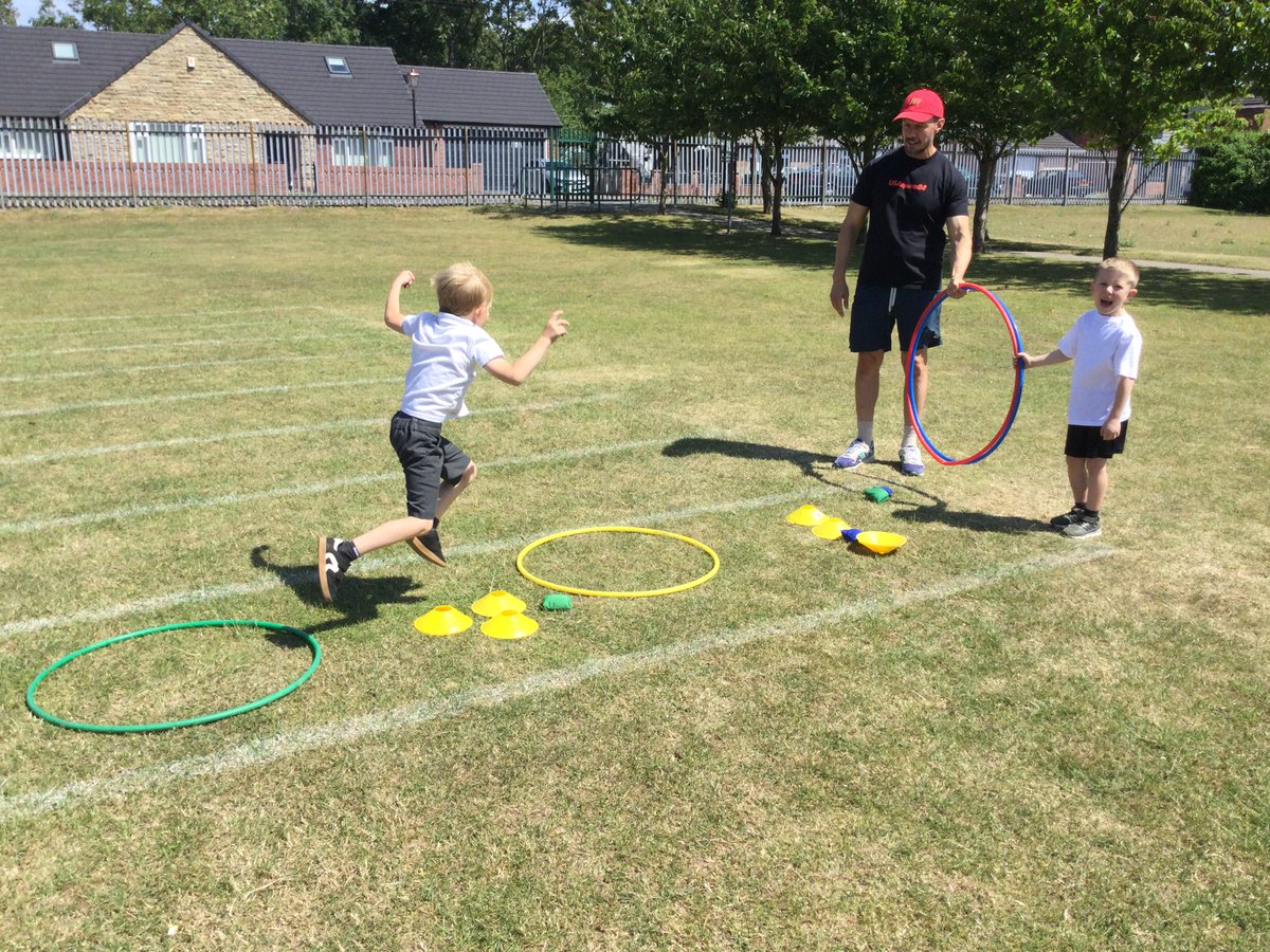 In outdoor PE, year 1 created their own obstacle courses to incorporate skills they have learnt throughout the year. They also used their sportsmanship they learnt from sports day to cheer each other on as their friends completed the course.