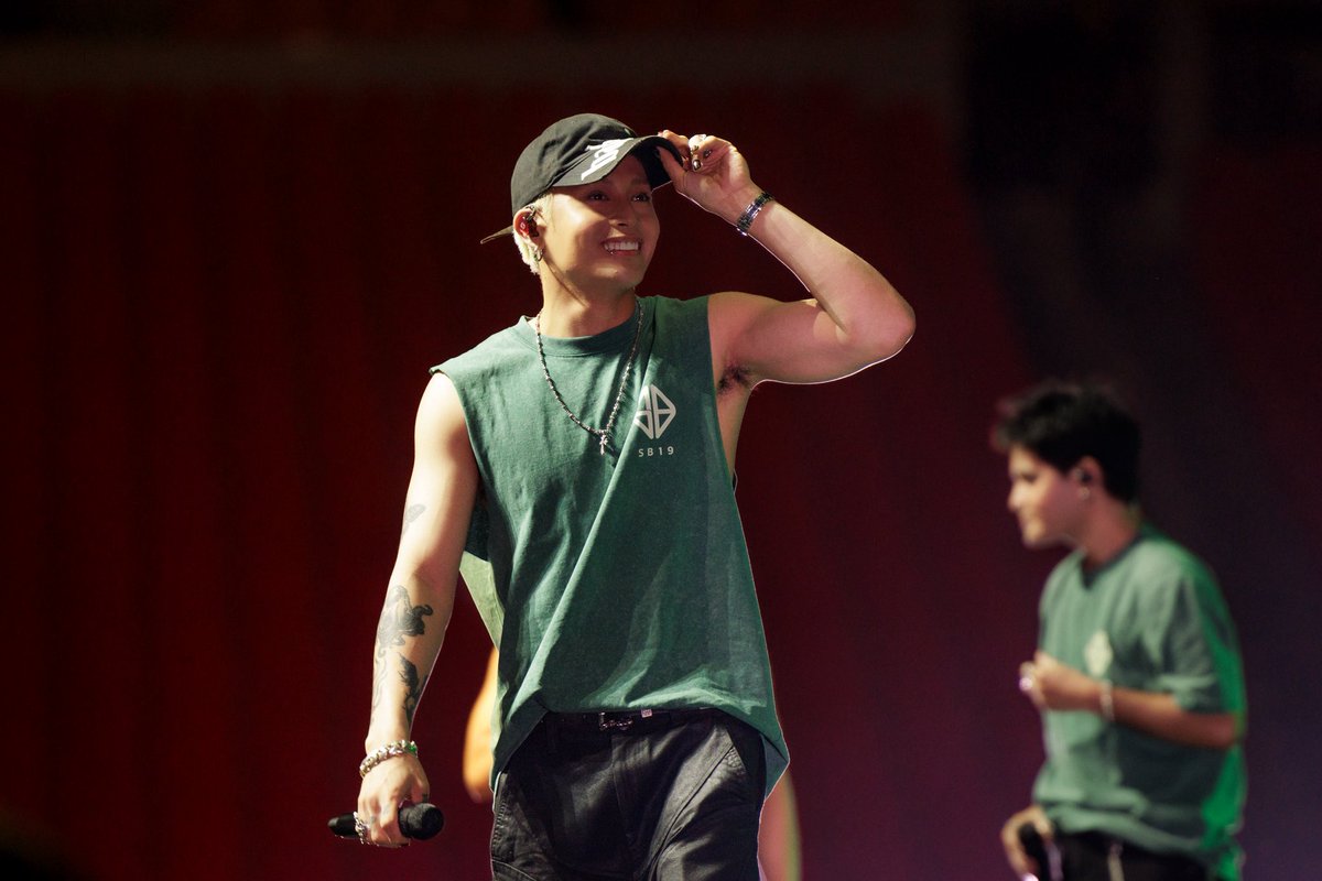 fjsdvmps's tweet photo. the face: 👶🏻
the body: 🥵 https://t.co/wbzzRJAvIh