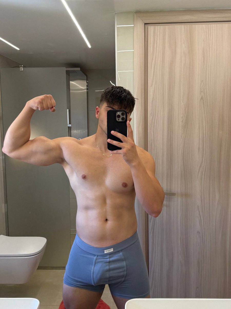 Hot captions receive a 🍭 pic