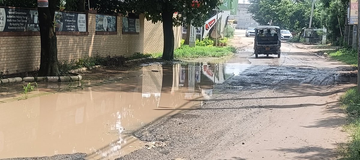 SabarAlil0077's tweet image. Kot to bunga road near mount litra school 9416943477