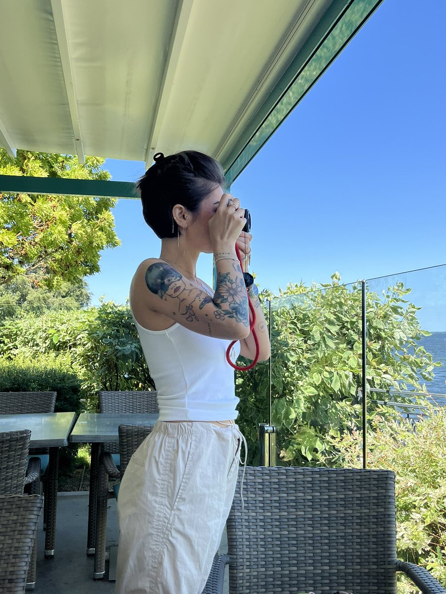 Привіз кицюху в Черкаси, тепер фоткає достопремечатєльності 24/7.