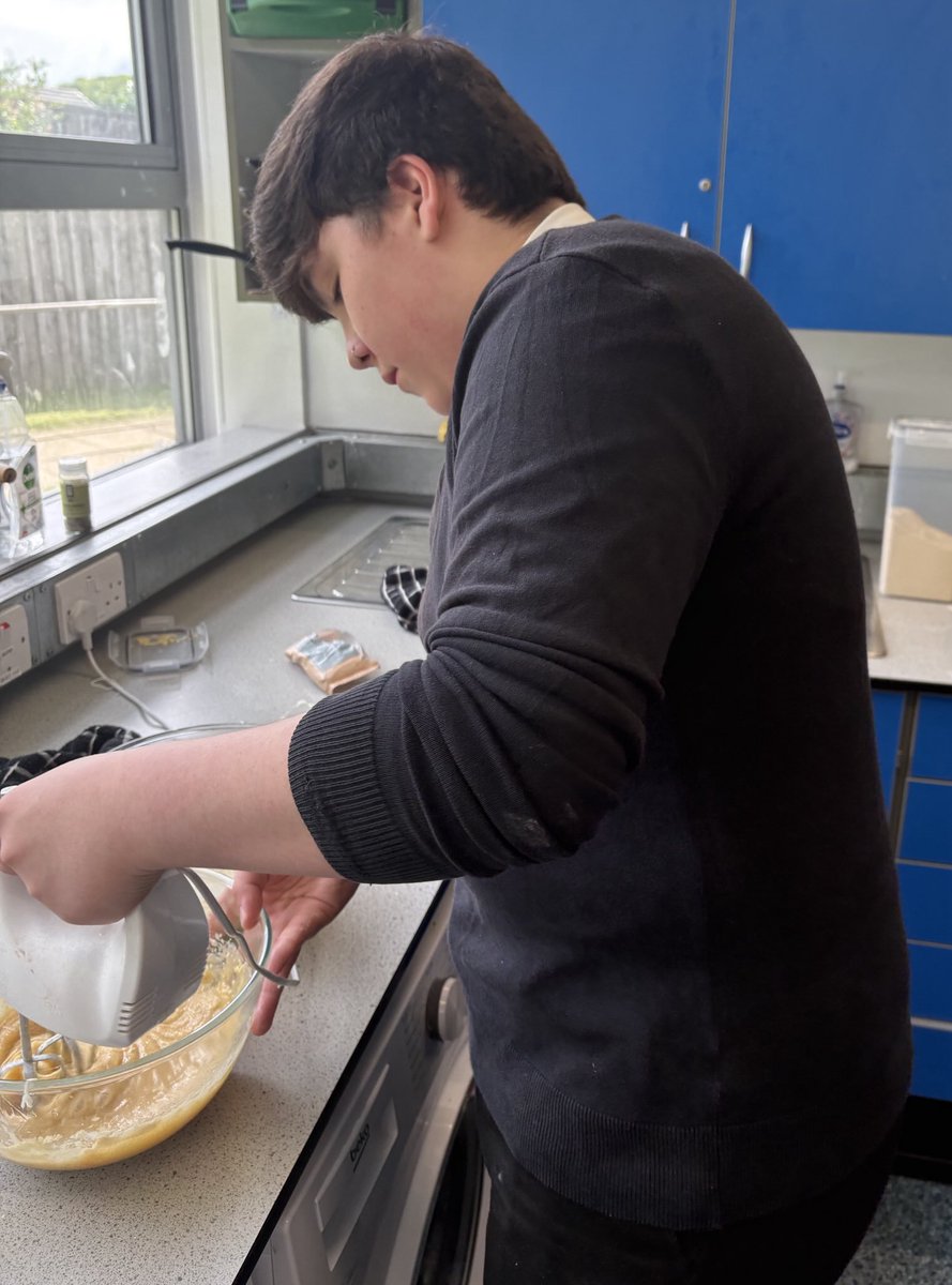 ap_whitley's tweet image. Some good teamwork from pupils this week, making treats for a bake sale; all money raised being sent to Mothershare. ⁦@ImpactMAT⁩