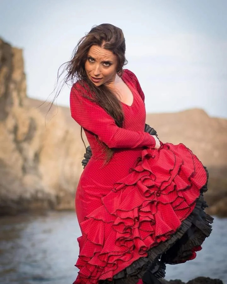Almería Cultura (@culturalmeria) on Twitter photo 📢 Recuerda, ¡plan para hoy!
👏 Carmen Moreno, con 'Tres a compás', dentro del 58º Festival de Flamenco y Danza. 21.30 horas, Claustro de la Catedral.
🎟️ almeriaculturaentradas.es
#AlmeriaEScultura <a href="/aytoalm/">Ayuntamiento de Almería</a> @windcruz 📢 Recuerda, ¡plan para hoy!
👏 Carmen Moreno, con 'Tres a compás', dentro del 58º Festival de Flamenco y Danza. 21.30 horas, Claustro de la Catedral.
🎟️ almeriaculturaentradas.es
#AlmeriaEScultura <a href="/aytoalm/">Ayuntamiento de Almería</a> @windcruz