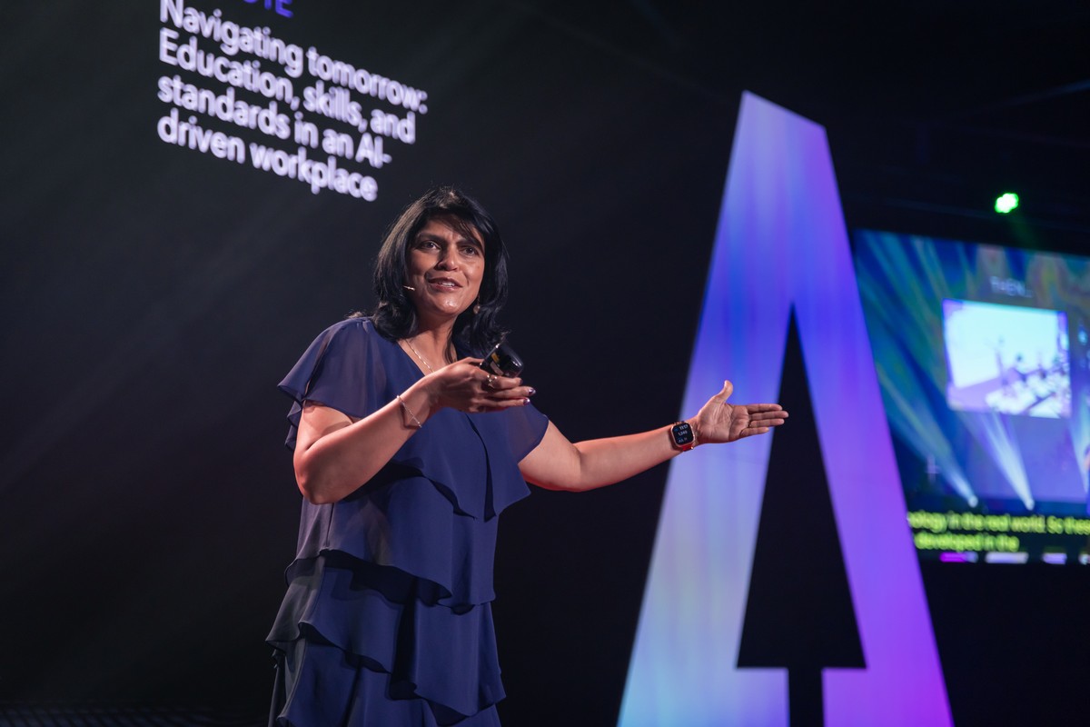 AIforGood's tweet image. On stage now at the #AIforGood Global Summit!
@beena_ammanath, Author “Trustworthy AI” & “Zero Latency Leadership”, Global Leader of @Deloitte’s AI Institute, explores how #AI is reshaping industries and the skills we need to keep up. From lifelong learning to global #standards,…