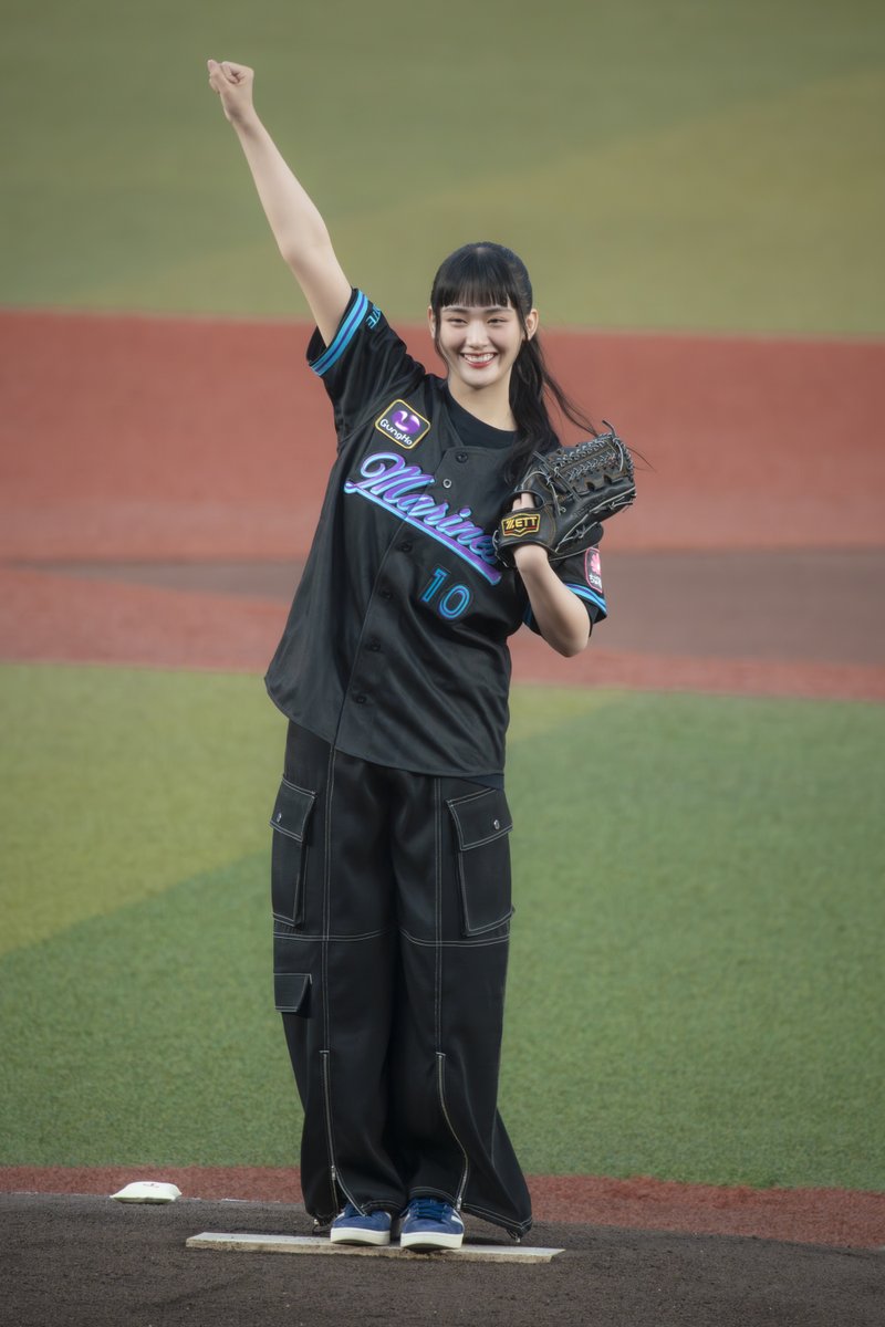osushicam's tweet image. 2025.7.11
ZOZOマリンスタジアム
#櫻坂46 @sakurazaka46
#山﨑天 さん
#始球式 #千葉ロッテマリーンズ #プロ野球