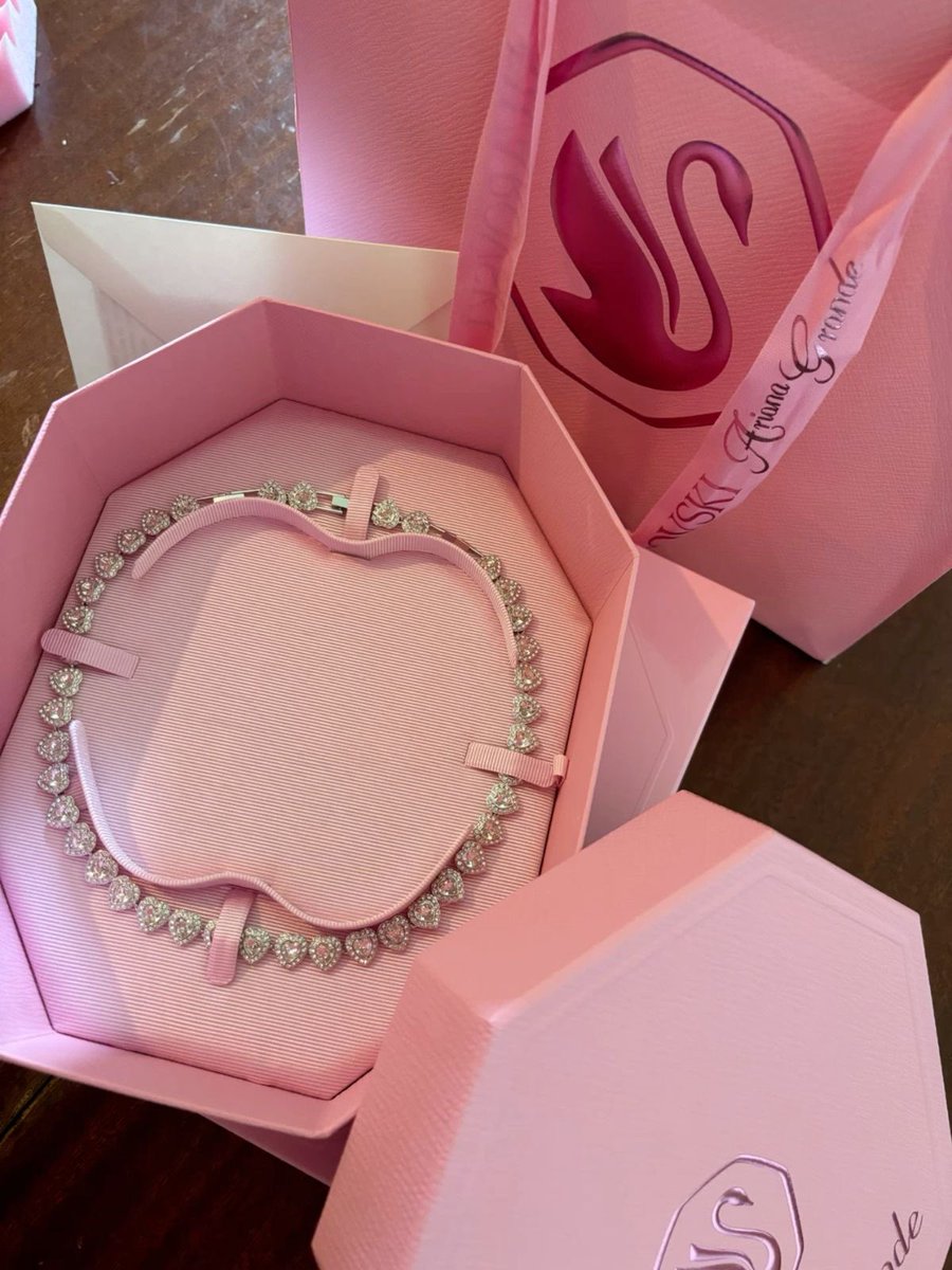 Swarovski 🦢💗