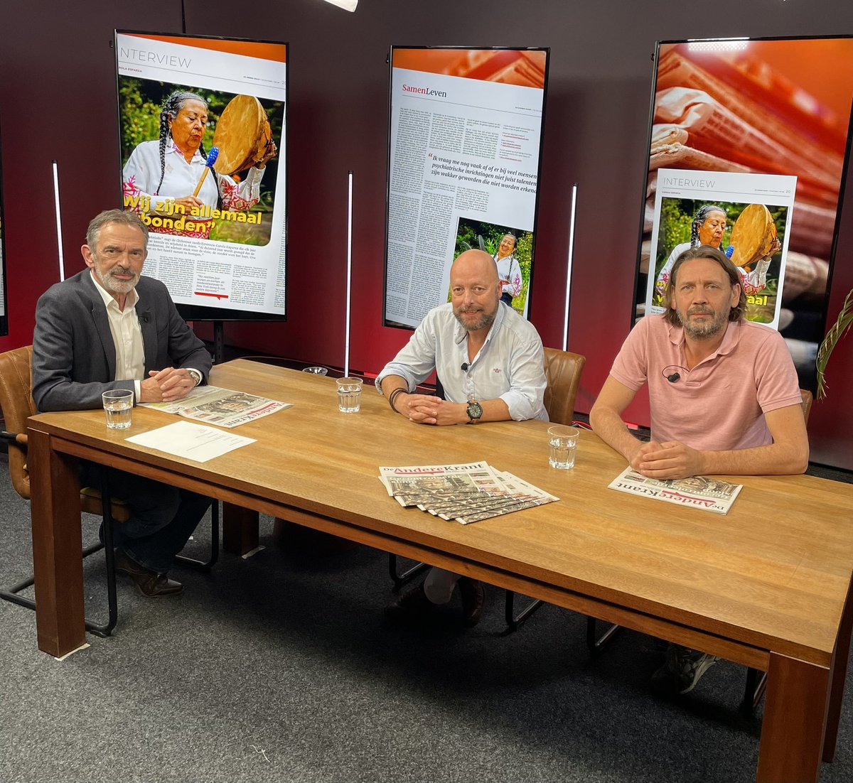 cafeweltschmerz's tweet image. Aanstaande zondag om 12:00 is er weer een nieuwe uitzending van De Andere Tafel!