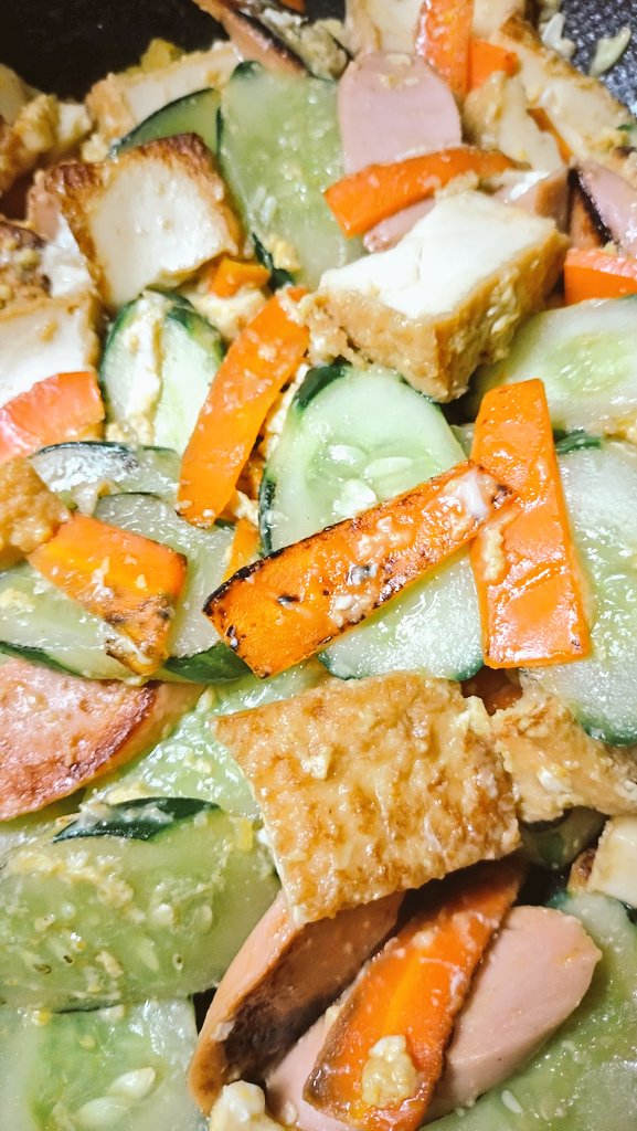 ゴーヤーならぬ、きうりチャンプルー。
なんか、大っきいきうり、何にでもなっちゃうね☺️
#馬骨きうり部