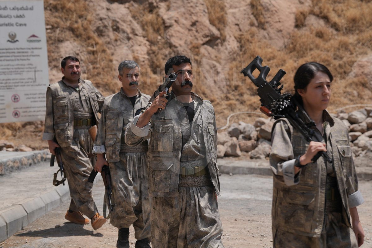 Kürt meselesinin barışçıl yöntemlerle çözümü için tarihi bir an olan PKK’nin “Silah Bırakma” merasimini takip etmek üzere derneğimiz tarafından oluşturulan heyette,  

Eş Genel Başkanımız Hüseyin KÜÇÜKBALABAN, Şube Başkanımız Ercan YILMAZ ve Eş Genel Başkan Yardımcımız Gülseren