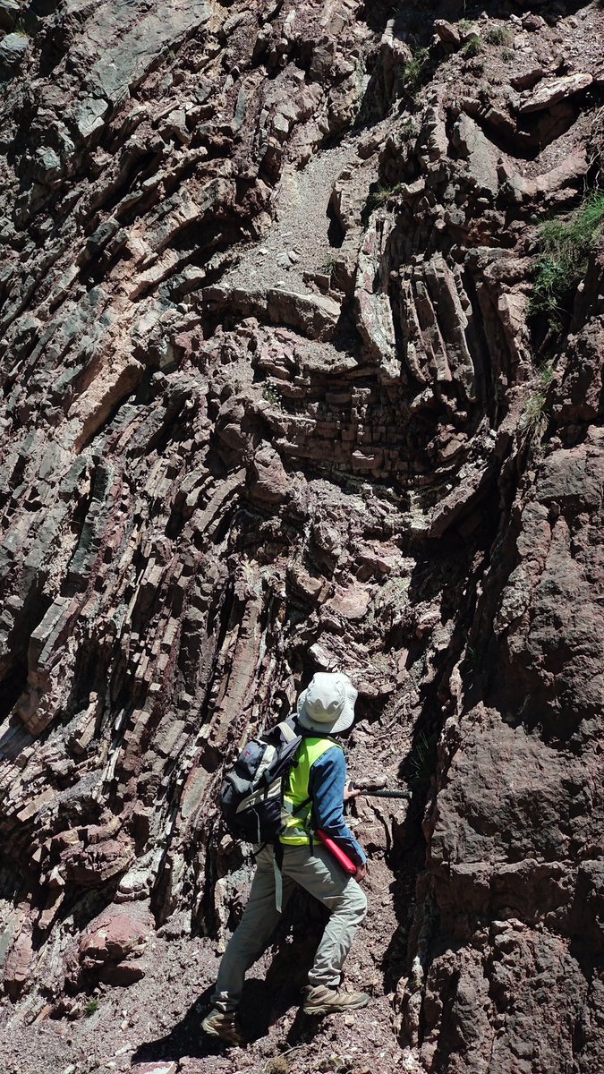 geologicasUCM's tweet image. Damos la enhorabuena al ganador del concurso de fotografía de este año, Moisés Sánchez. Este año ha estado muy reñido, tanto que hemos tenido que hacer desempate. Gracias a todos por participar