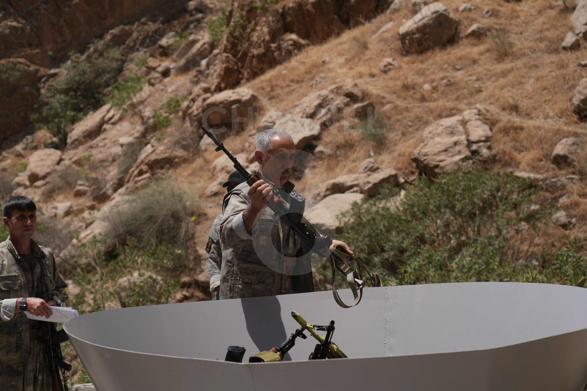 #SONDAKİKA | Terör örgütü PKK silah bıraktı.