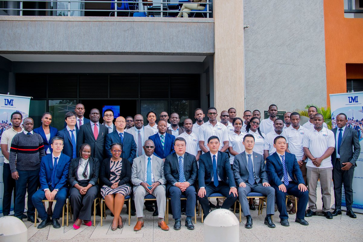 PAU_Uganda's tweet image. 📢 The Uganda Managment Insititute @UMIUganda - @COSLU_Uganda Training Programme Officially Launched!
The @UMIUganda and @COSLU_Uganda have launched their inaugural training on Essentials of Oil & Gas Management, bringing together 18 participants from @PAU_Uganda, @UNOC_UG, and…