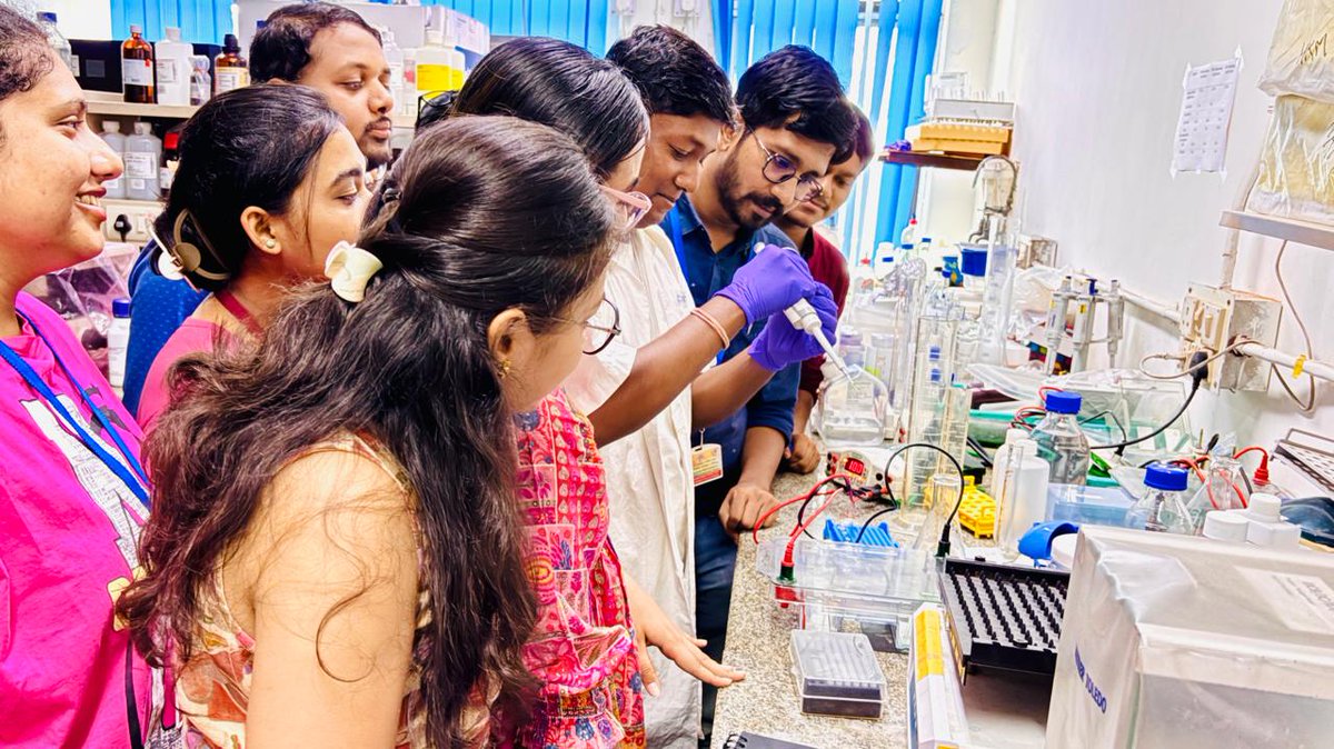 csir_iicb's tweet image. Glimpses from Skill Development Program @CSIR-IICB, Kolkata, as a part of #CSIR Integrated Skill Initiative Phase III, during 16th June to 27th June 2025. Eighty-two candidates received hands-on training in 11 parallel programs.