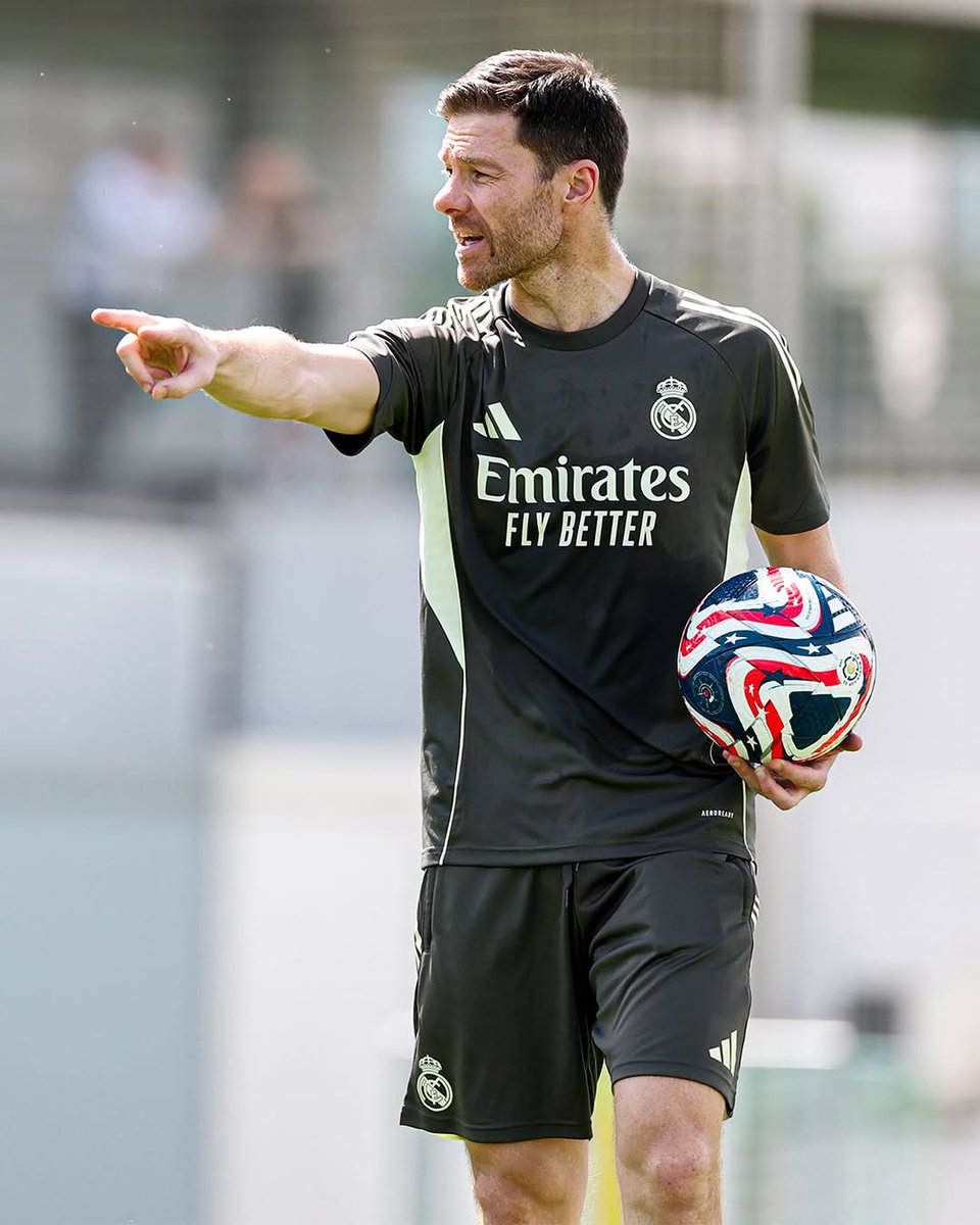 🚨 Xabi Alonso ha dado un mensaje muy claro en estos días a la plantilla, el que no corra y no sé esfuerce, no va a jugar ni un solo minuto en la nueva temporada, se llame como se llame.

ME GUSTA Y MUCHO 👏🏻👏🏻👏🏻
