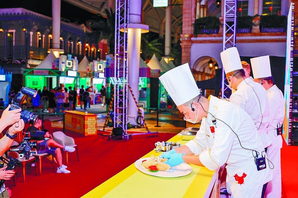 The 2025 Macao International Gastronomy Carnival is NOW ON until July 20! Under the theme “Spices &amp; Herbs!”, this UNESCO Creative City of Gastronomy provides with:
✧100+ global food stalls(International Food Avenue)
✧60 live chef demosfrom 34 UNESCO Cities of Gastronomy
