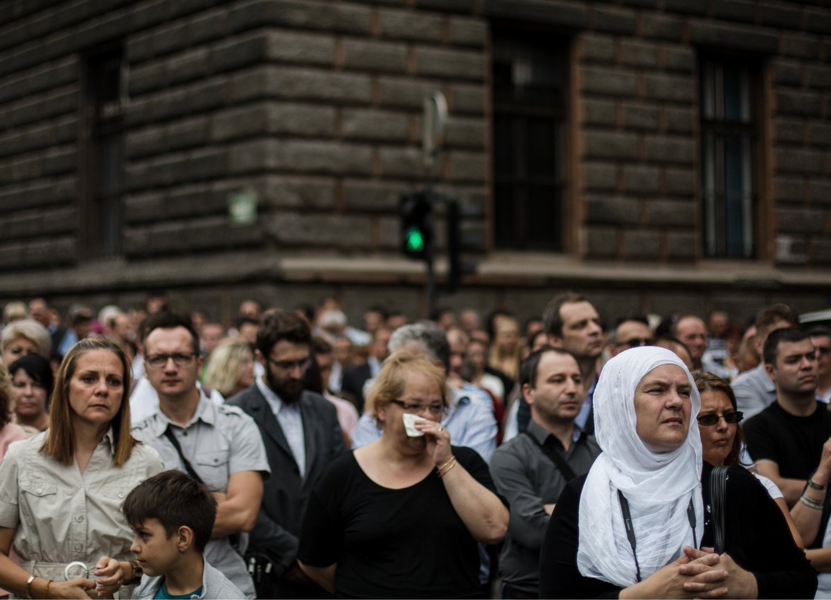Revista IDEES (@idees_cat) on Twitter photo "Com passa sovint a Bòsnia i Hercegovina, Srebrenica genera dues narratives independents i oposades"
Avui, trenta anys després del genocidi de Srebrenica, recuperem l'article de <a href="/VjeranPavlakov1/">Vjeran Pavlakovic</a> publicat a la #RevistaIDEES
📸 <a href="/CarlesPalacio/">Carles Palacio</a>
📲 revistaidees.cat/justicia-trans… "Com passa sovint a Bòsnia i Hercegovina, Srebrenica genera dues narratives independents i oposades"
Avui, trenta anys després del genocidi de Srebrenica, recuperem l'article de <a href="/VjeranPavlakov1/">Vjeran Pavlakovic</a> publicat a la #RevistaIDEES
📸 <a href="/CarlesPalacio/">Carles Palacio</a>
📲 revistaidees.cat/justicia-trans…