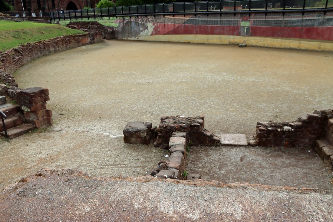 BasedInChurton's tweet image. Some compelling new proposals on the archaeology of Roman Chester were introduced by Julian Baum at the Festival of Ideas, focusing on the weir and the Roodee, as the basis for future research, receiving a very positive response from the audience. More at wp.me/pcZwQK-7OT