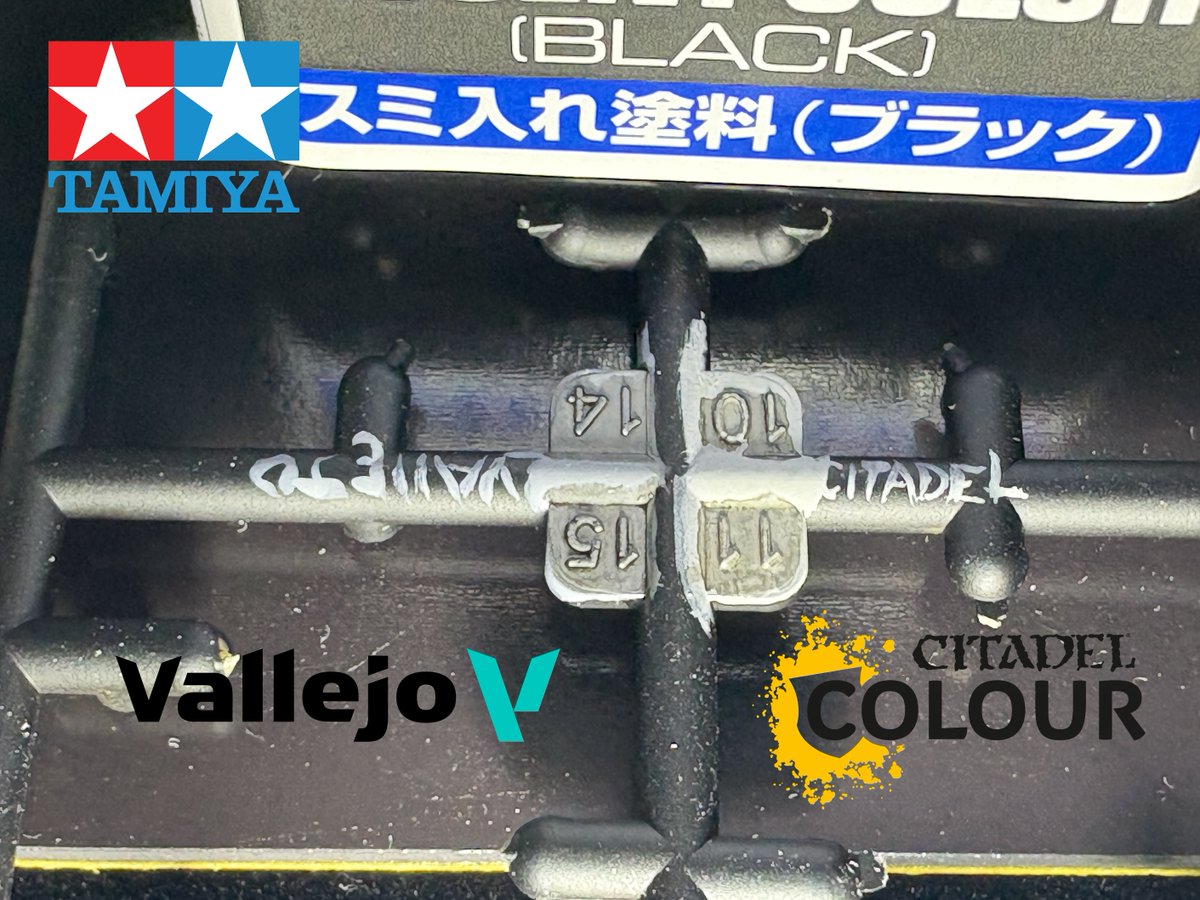 21Beginner's tweet image. 🔰初めてのスミ入れ
ランナーで実験
左ファレホ モデルカラー
右 シタデルベースカラー
+タミヤのスミ入れ塗料
エナメル溶剤(T-05s)でふき取り
結果 ファレホもシタデルも24時間くらい完全乾燥すればエナメル溶剤と勝負できる⭕
但し 完全圧勝ではないので拭き取り練習必須🔰
amzn.to/44CEkjO