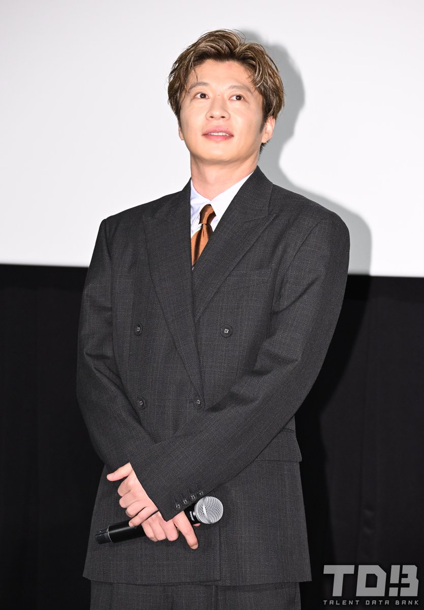talent_databank's tweet photo. 田中圭、三谷幸喜監督の映画館で“汗”を飛ばす大胆な計画に苦笑い「変な汗でてきました」＜三谷幸喜『おい、太宰』劇場版 公開記念舞台挨拶＞ - タレントデータバンク 

▼詳細はこちら(写真あり)
https://t.co/CWTvHDs5ke

#おい太宰劇場版 #田中圭 #三谷幸喜 https://t.co/B3VSBXhTWX