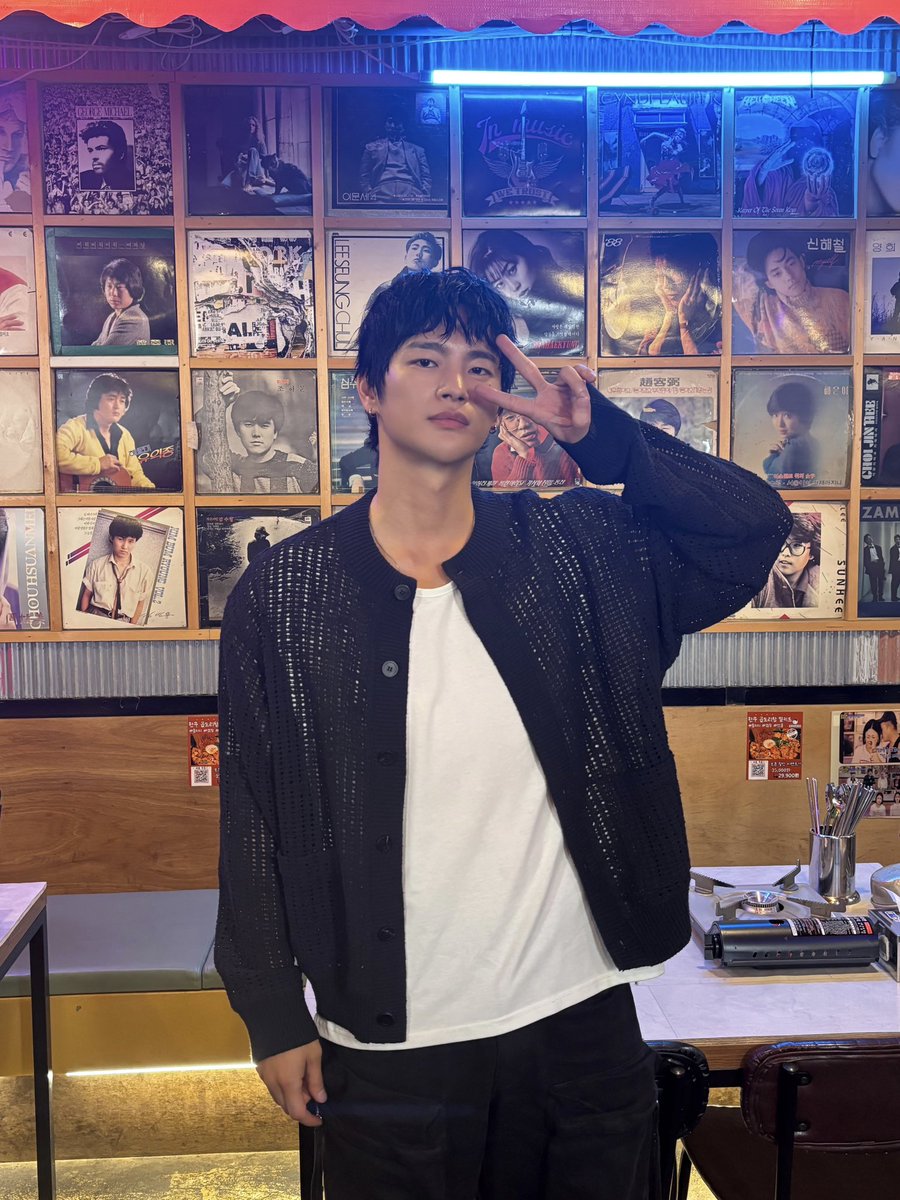 [#📸]
'집대성'에 인국 배우가? 👀
넷플릭스 예능 <모태솔로지만 연애는 하고 싶어> 
썸메이커들의 홍보 활동 미쳤따 미쳤따 (p) 💜

#서인국 #SeoInGuk #ソ・イングク <a href="/Whatsup_Inguk/">서인국 (SEO IN GUK)</a> 
#넷플릭스 #NETFLIX #예능 #모태솔로지만연애는하고싶어 #BetterLateThanSingle 
#집대성 #유튜브 #비하인드