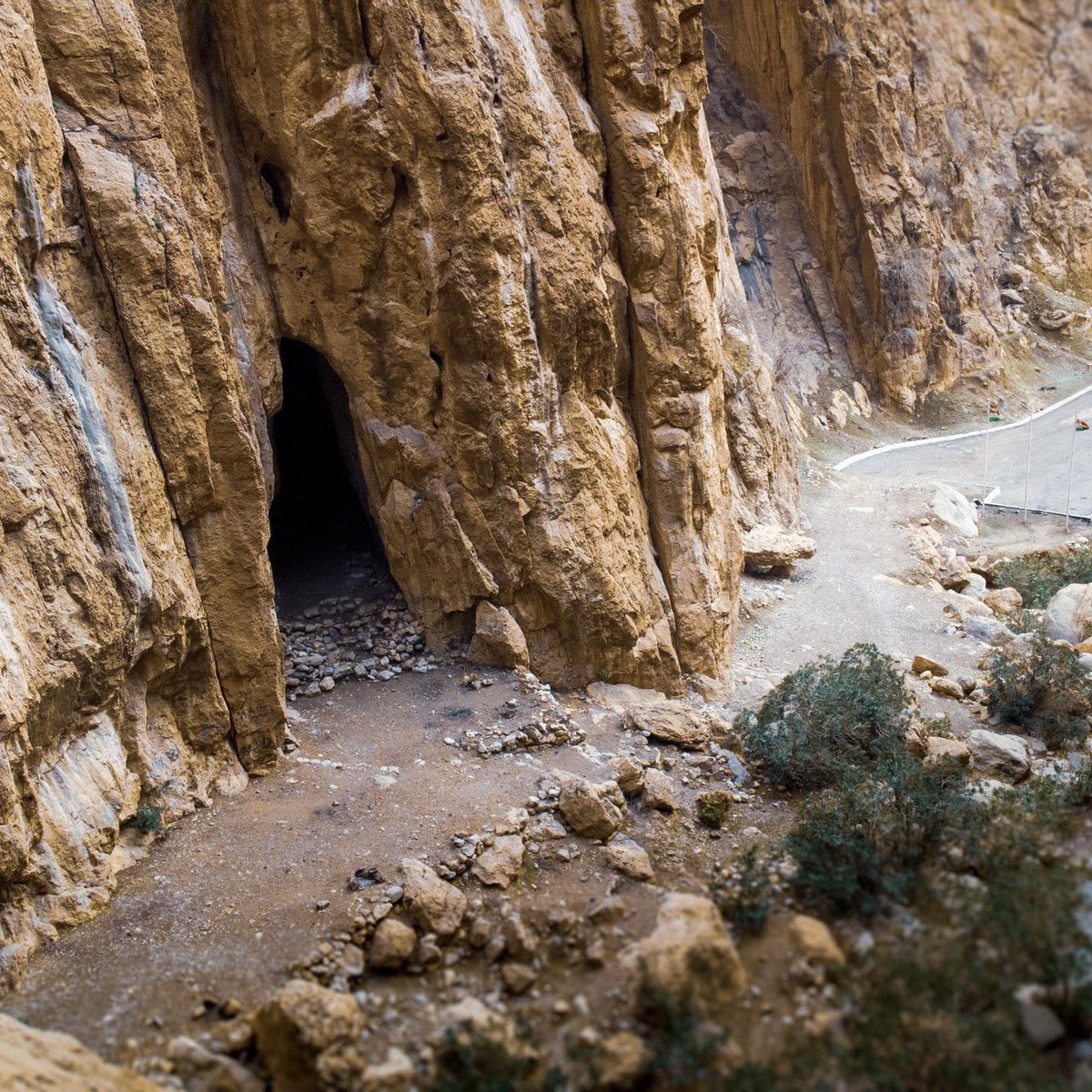 Sosyal medyada sesi çok çıkan anonim zibidilere Allah akıl versin.

Terör örgütü PKK silah bırakıyor, ağlaşan bunlar!

Ne yani, bırakmalarına karşı mısınız?

Benzer olayları İspanya'da, Kolombiya'da, İrlanda'da yaşadık.

Terörsüz Türkiye uykularını kaçırıyor belli.

Terör biterse