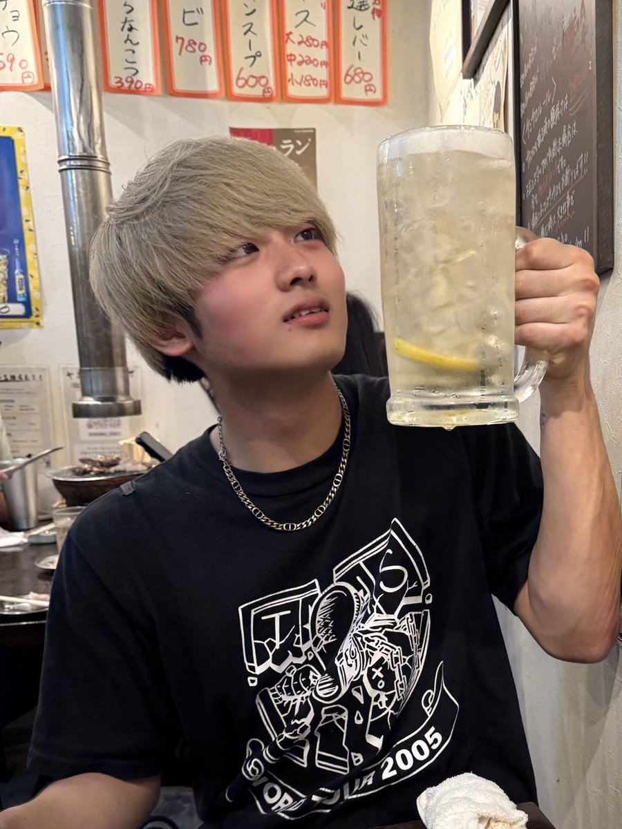 takuya_chance's tweet photo. 華金🍺

この前友達とお酒飲みました笑
飲むと顔赤くなっちゃうタイプです🍎

この後ご案内🉑です。
土日も出勤してます！

お問い合わせお待ちしてます🫡 https://t.co/R8L8dxPGPc